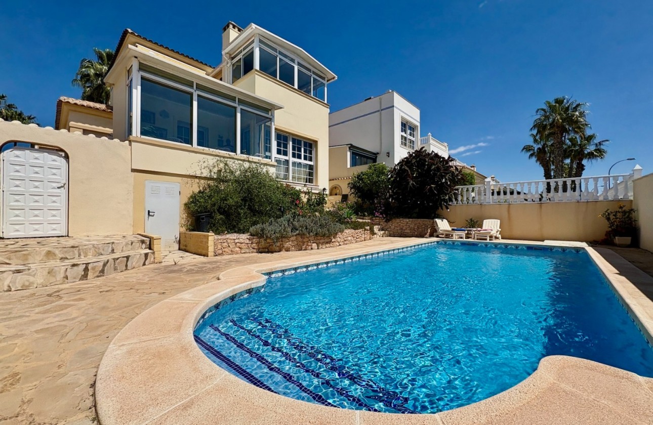 Перепродажа - отдельная вилла - Orihuela Costa - Villamartín