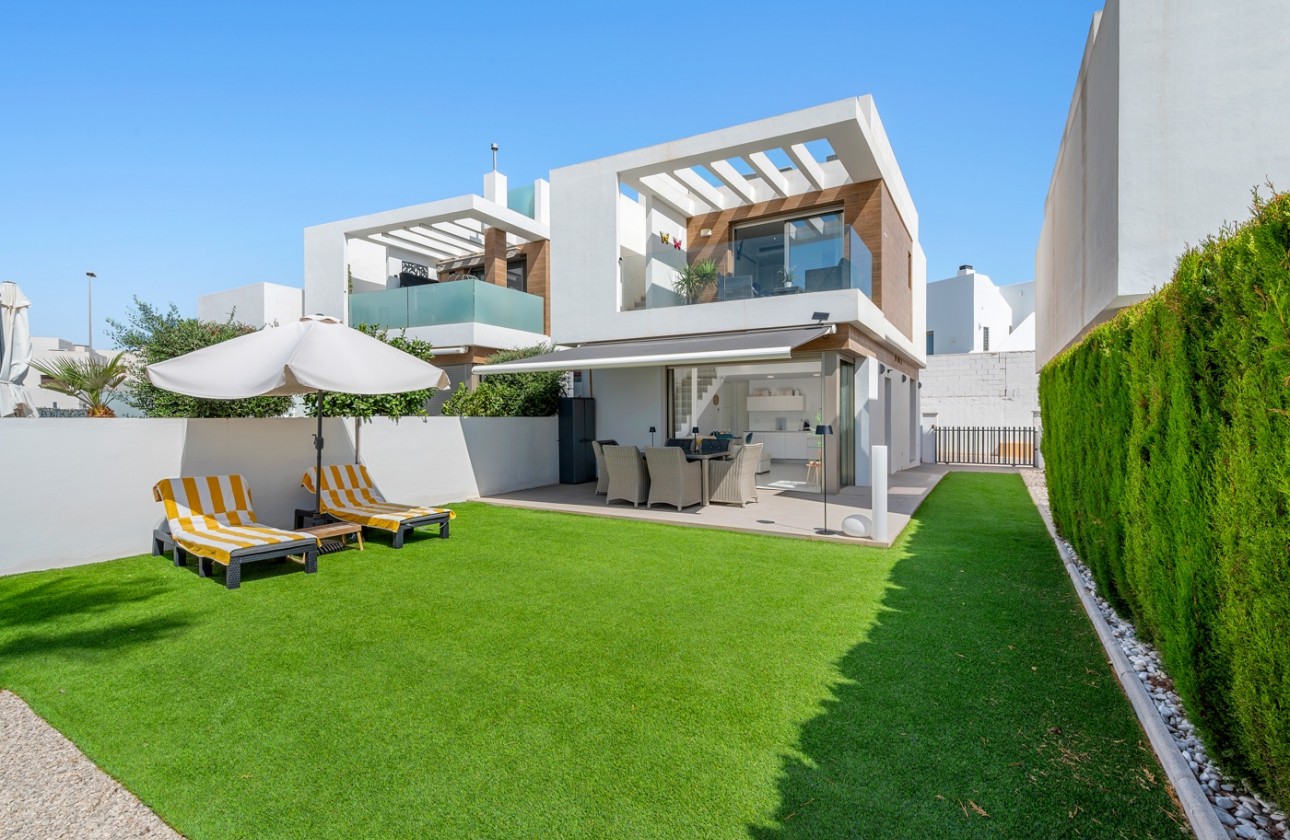 Перепродажа - отдельная вилла - Orihuela Costa - Villamartín