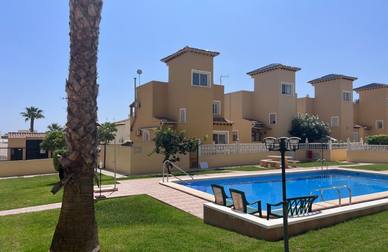 Перепродажа - отдельная вилла - Orihuela - Villamartín