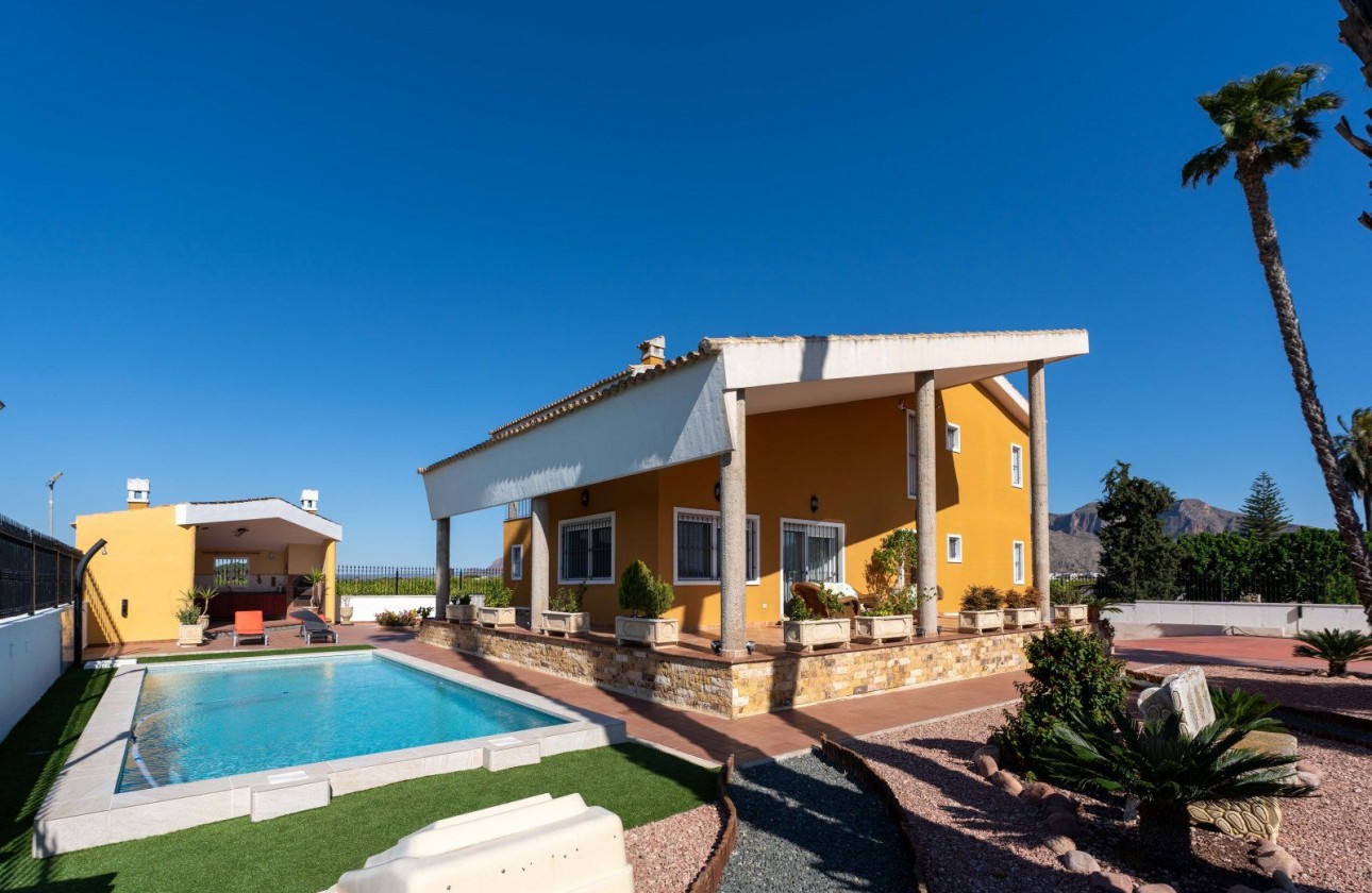 Перепродажа - отдельная вилла - Orihuela