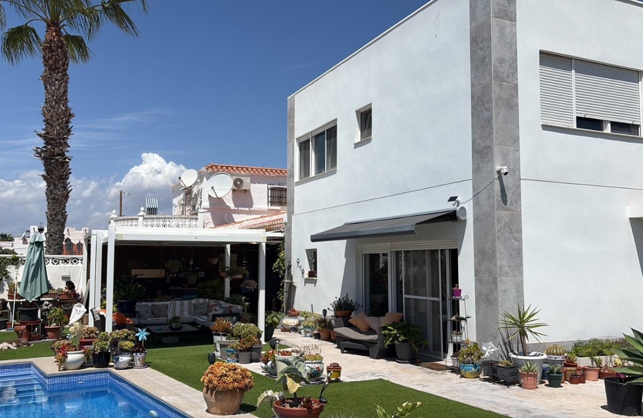 Перепродажа - отдельная вилла - Torrevieja - La Siesta - El Salado -  Torreta