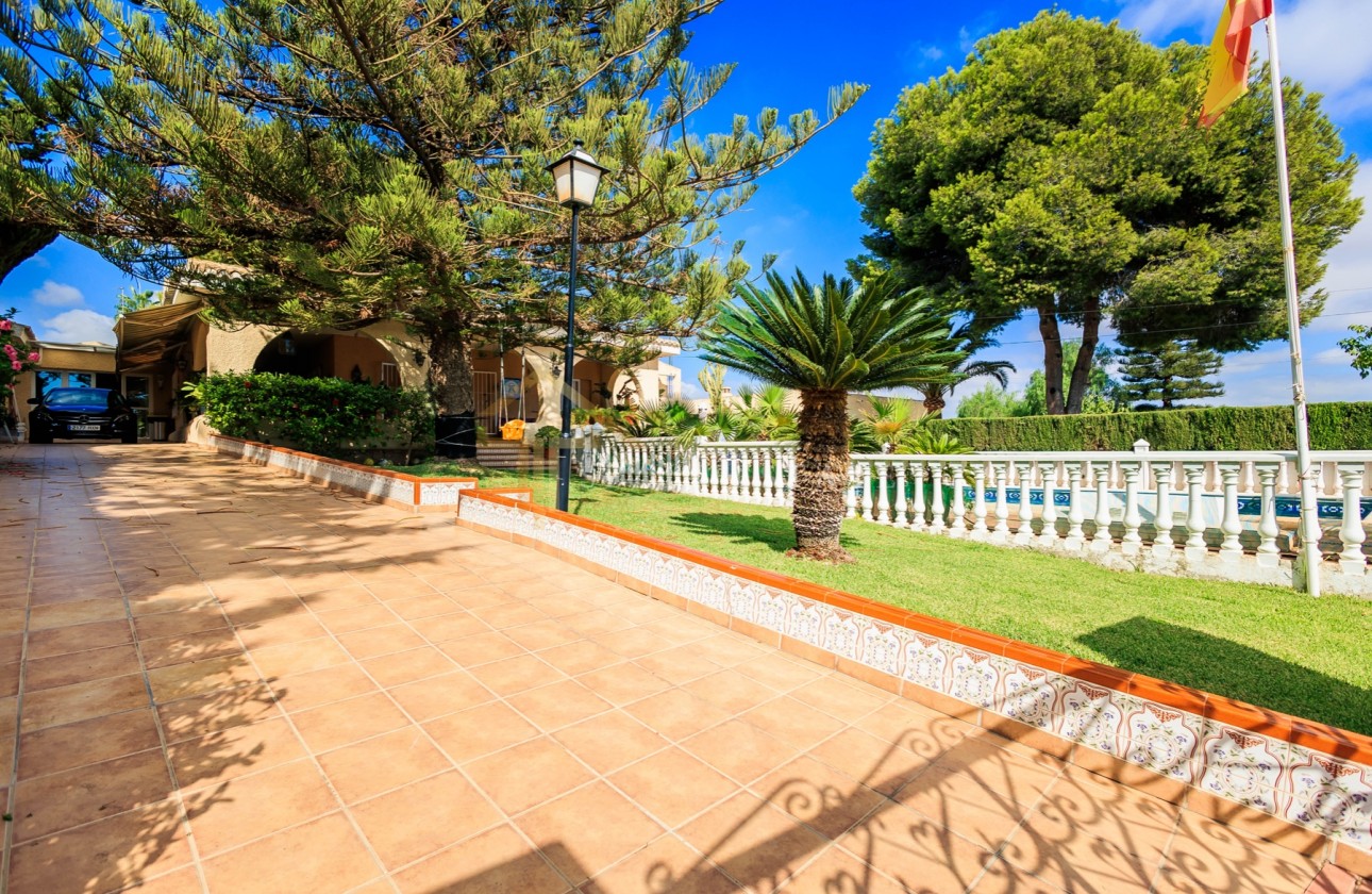 Перепродажа - отдельная вилла - Torrevieja - Los Balcones - Los Altos del Edén