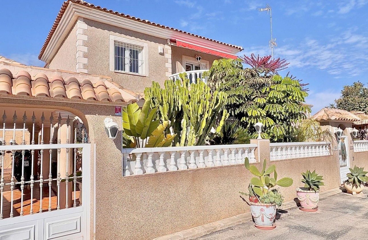 Перепродажа - отдельная вилла - Torrevieja - Los Balcones - Los Altos del Edén