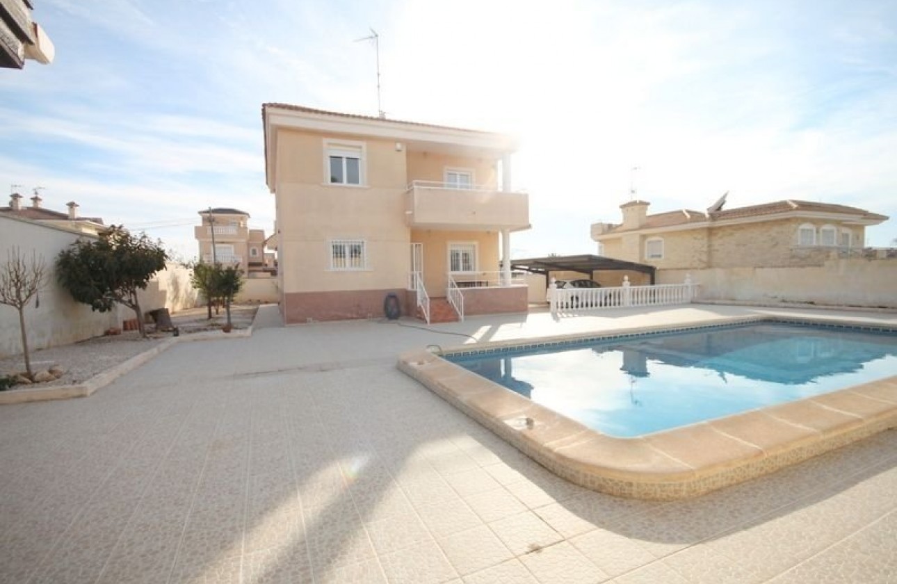 Перепродажа - отдельная вилла - Torrevieja - Nueva Torrevieja - Aguas Nuevas