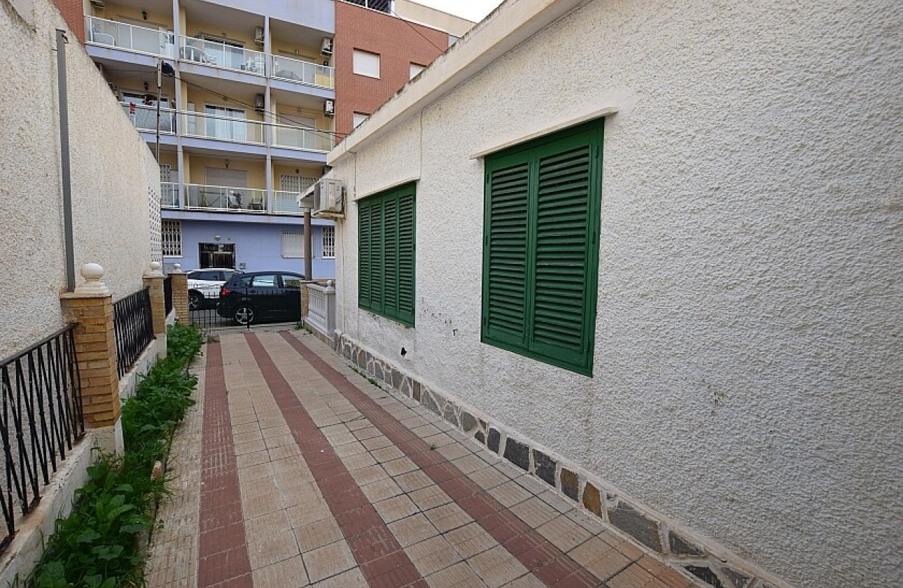 Перепродажа - отдельная вилла - Torrevieja - Playa del Cura