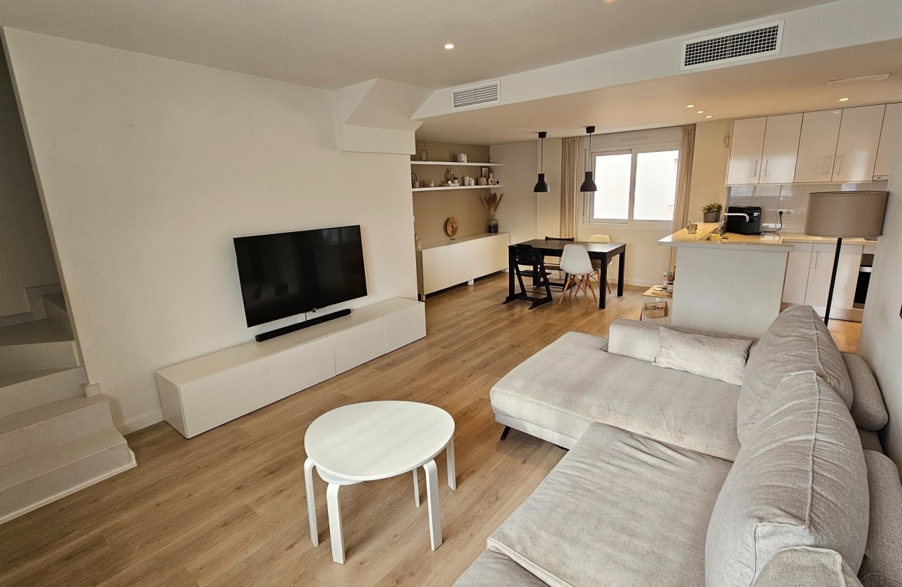 Перепродажа - отдельная вилла - Torrevieja