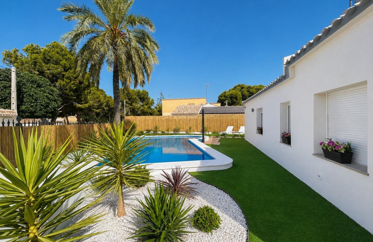Перепродажа - Полуотдельная вилла - Orihuela Costa - Punta Prima