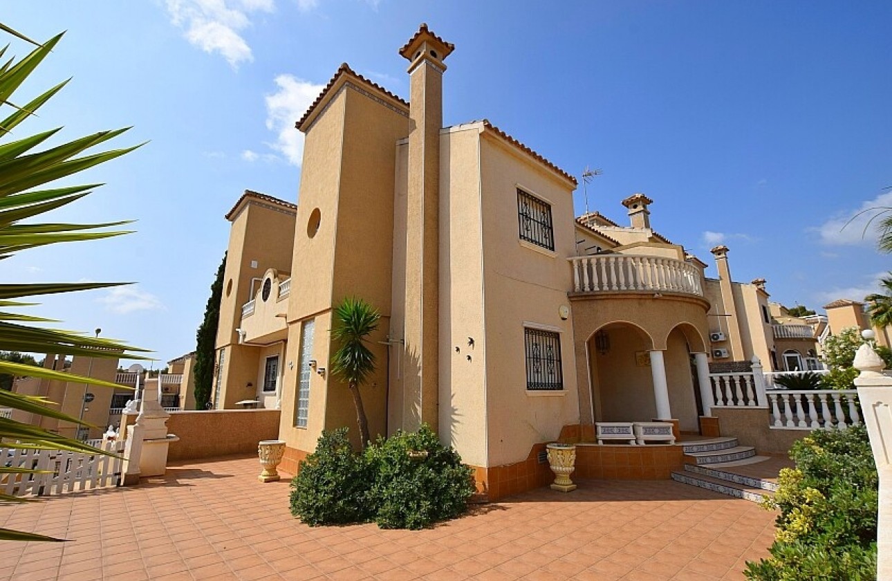 Перепродажа - Полуотдельная вилла - Orihuela Costa - Villamartín