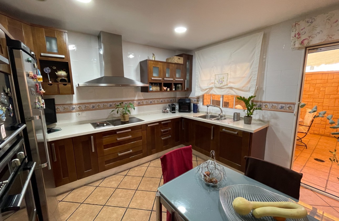 Перепродажа - Таунхаус - Elche