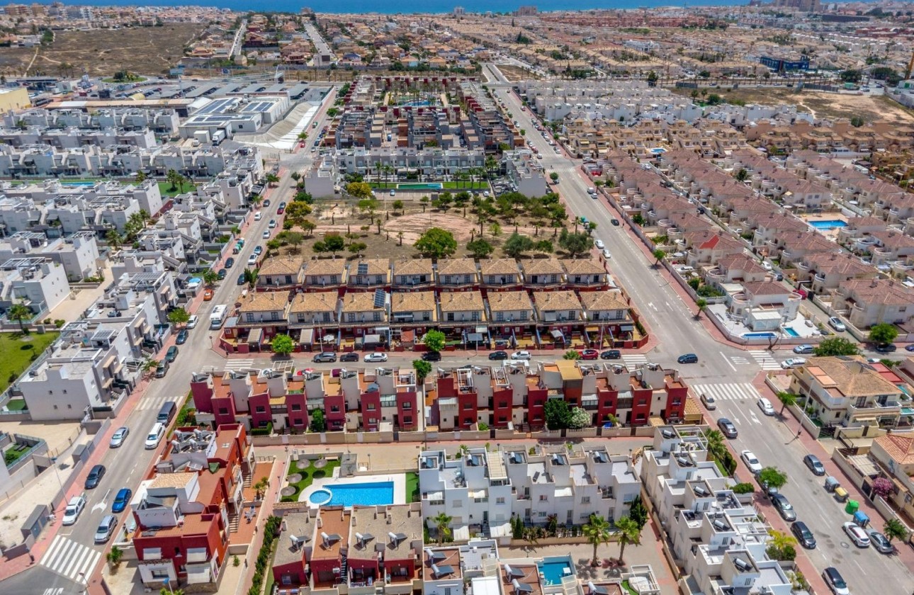 Перепродажа - Таунхаус - Torrevieja - Nueva Torrevieja - Aguas Nuevas
