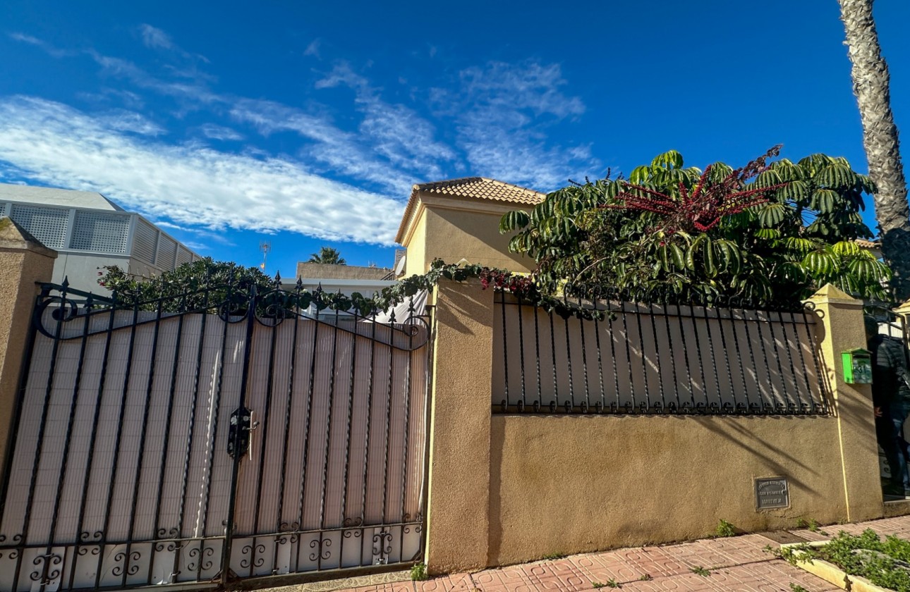 Перепродажа - Таунхаус - Torrevieja - Nueva Torrevieja - Aguas Nuevas