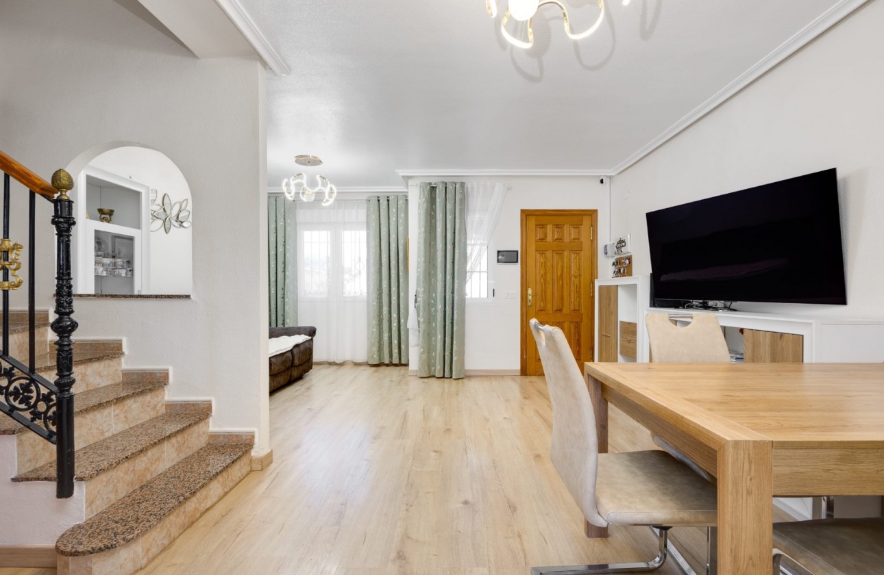 Перепродажа - Таунхаус - Torrevieja