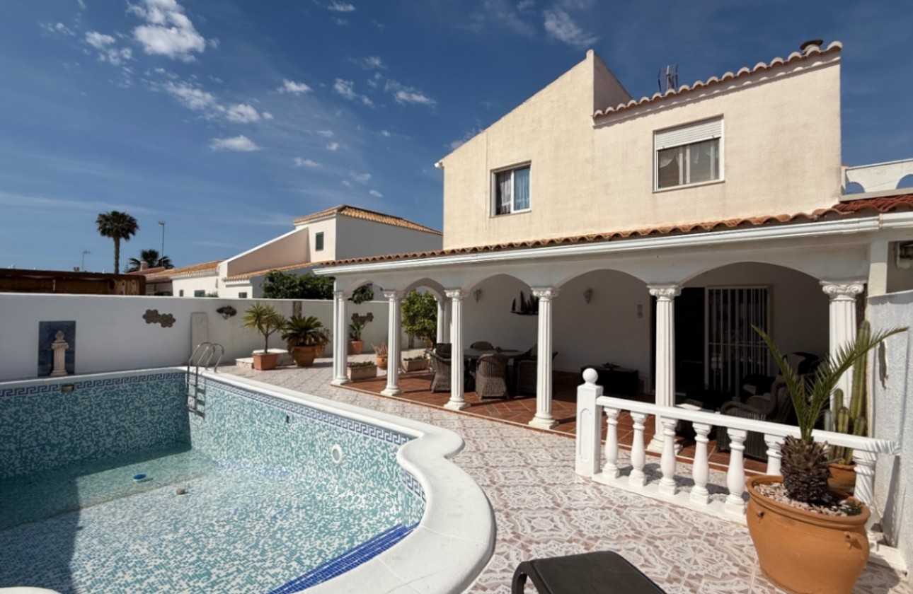 Перепродажа - Таунхаус - Torrevieja