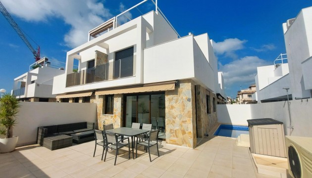 Полуотдельная вилла - Перепродажа - Orihuela Costa - Lomas de Cabo Roig