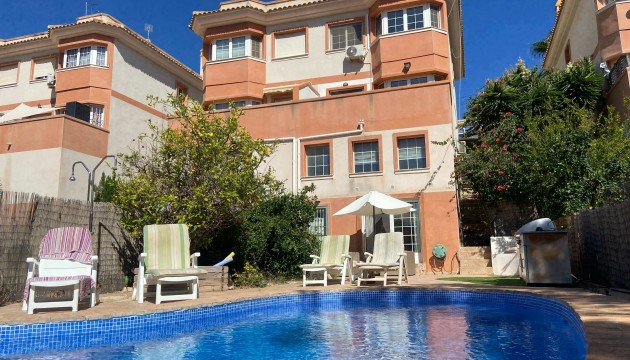 Полуотдельная вилла - Перепродажа - Orihuela Costa - Villamartín