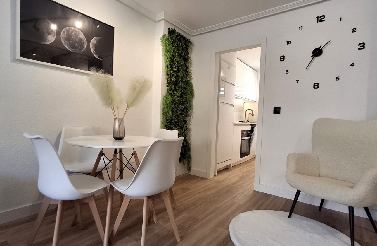 Resale - Apartament / Duplex - Torrevieja