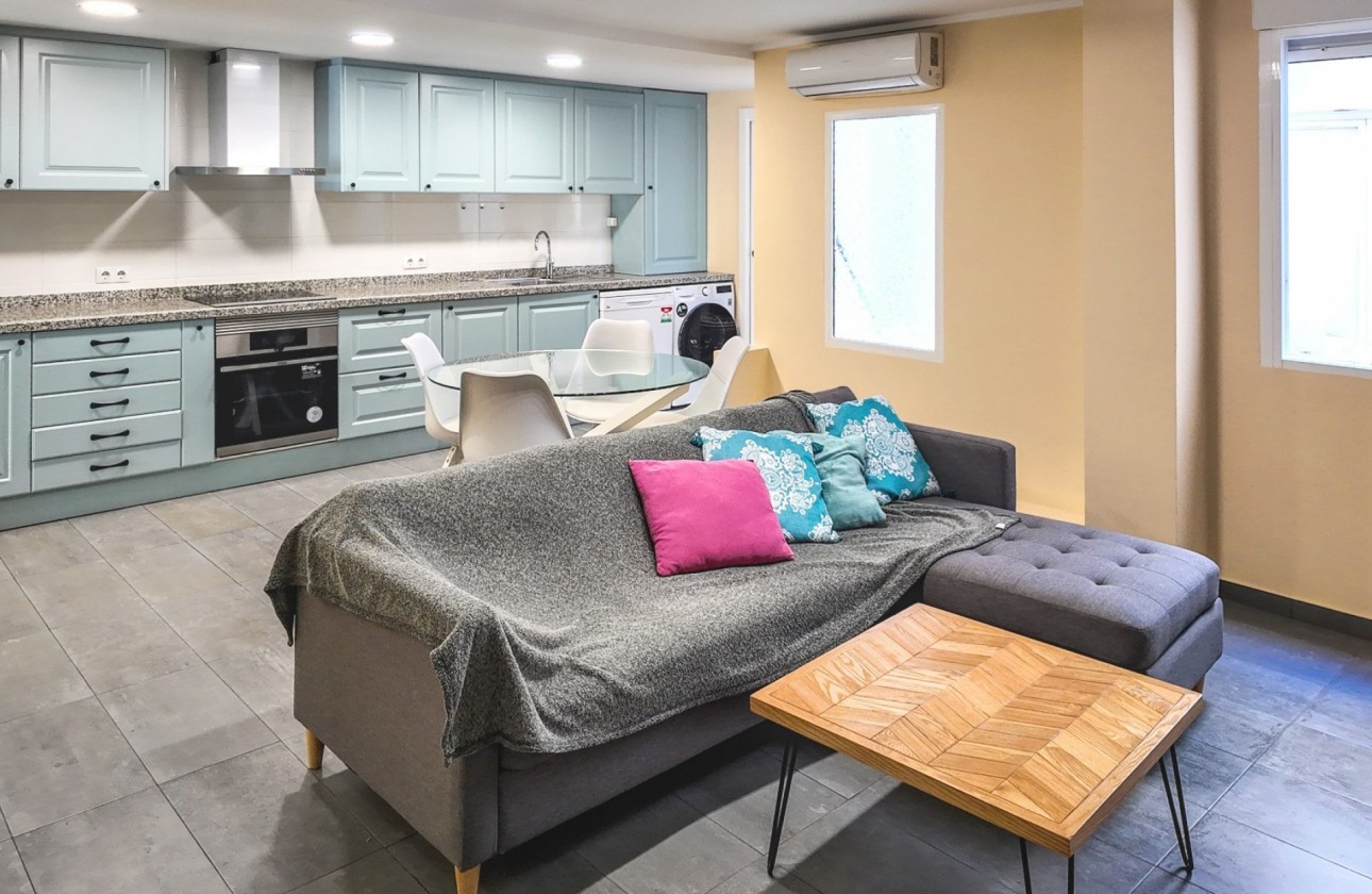 Resale - Apartment - Alicante