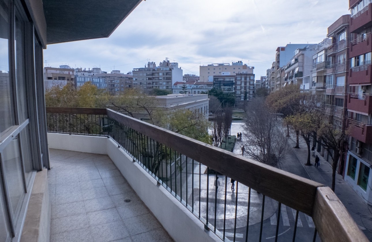 Resale - Apartment - Alicante