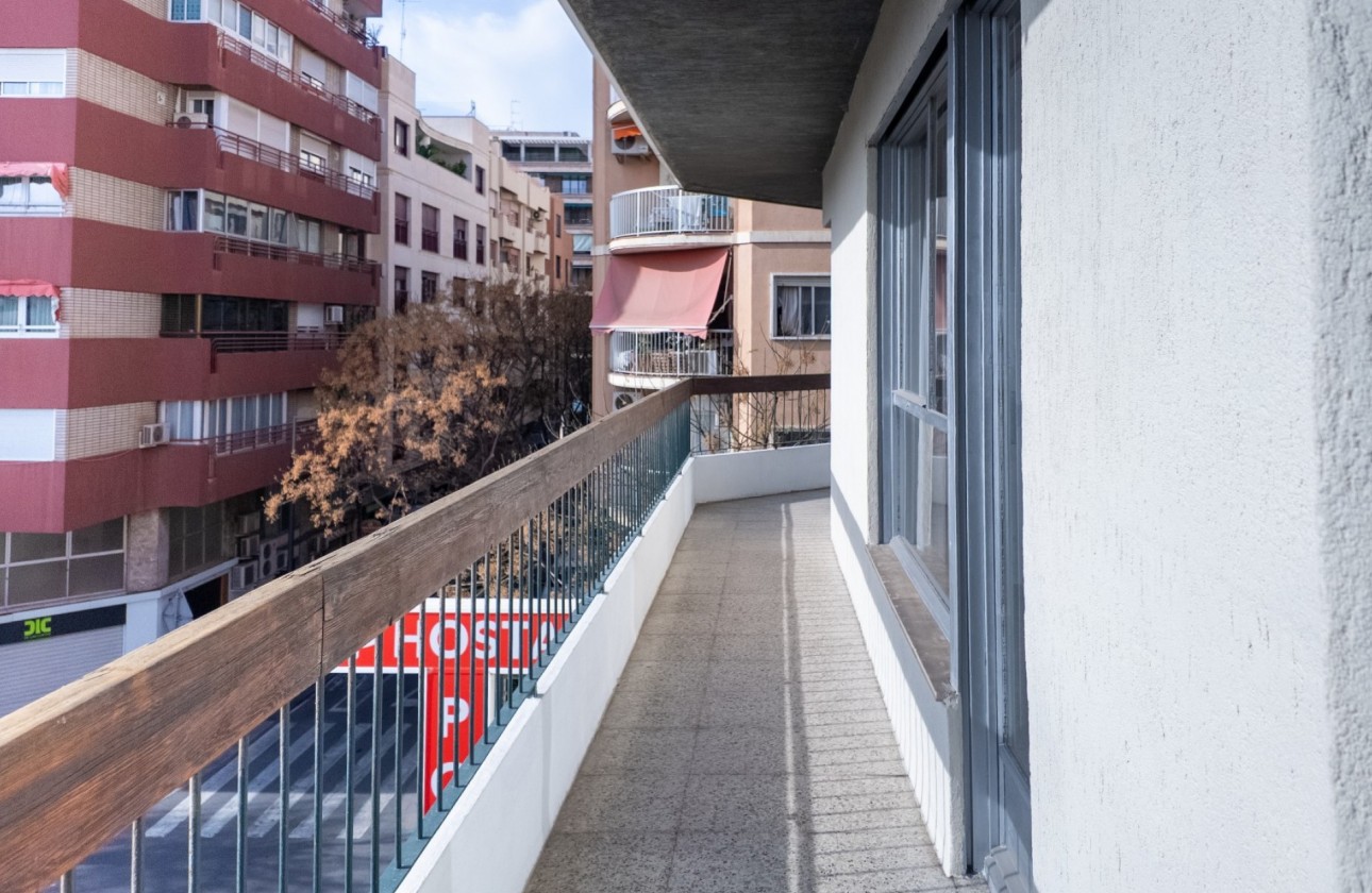 Resale - Apartment - Alicante