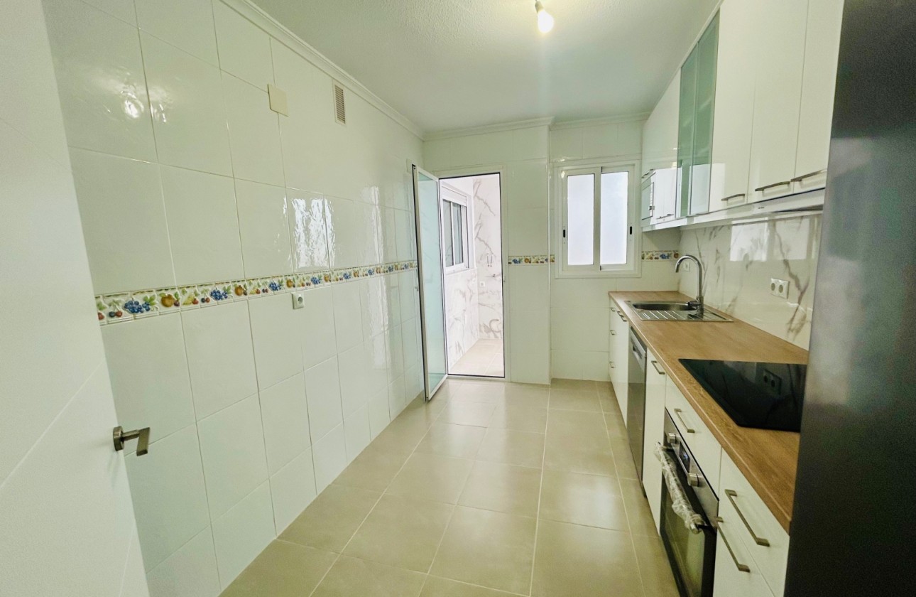 Resale - Apartment - Daya Nueva