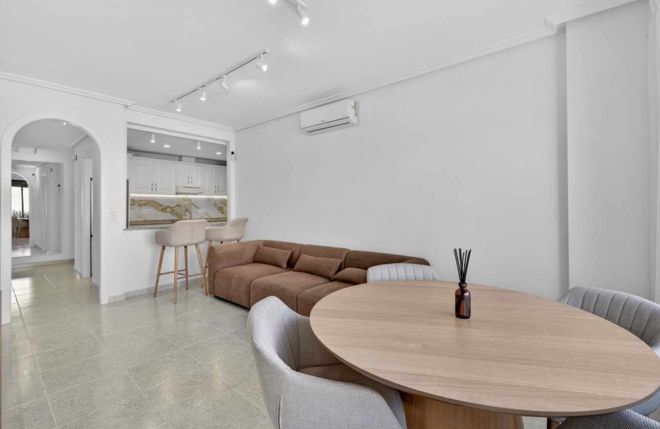 Resale - Apartment - Orihuela Costa - Campoamor