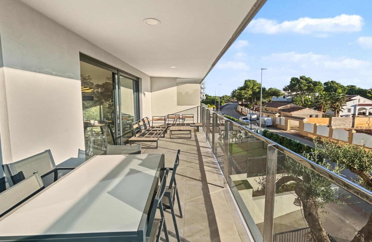 Resale - Apartment - Orihuela Costa - Campoamor