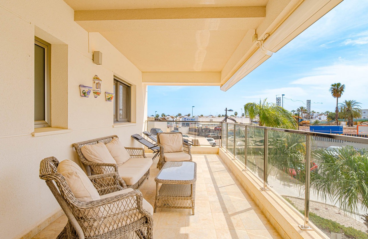 Resale - Apartment - Orihuela Costa - Los Dolses