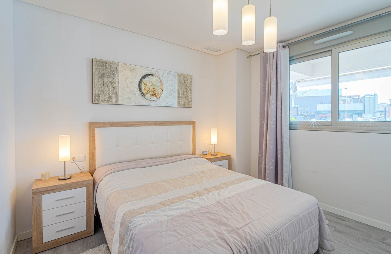 Resale - Apartment - Orihuela Costa - Los Dolses