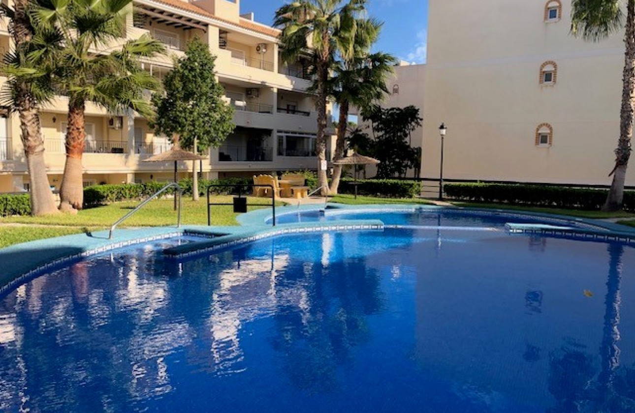 Resale - Apartment - Orihuela Costa - Villamartín