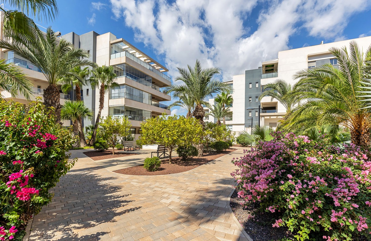 Resale - Apartment - Orihuela Costa - Villamartín