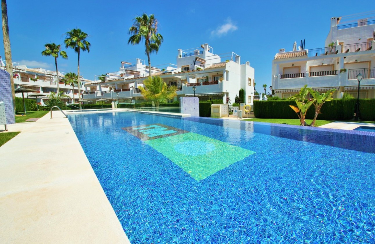 Resale - Apartment - Orihuela Costa - Villamartín