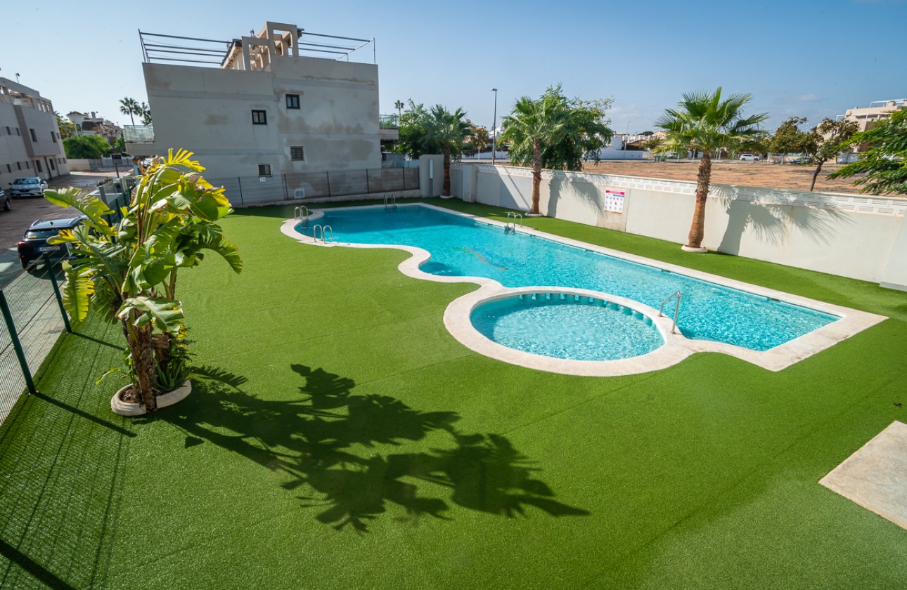 Resale - Apartment - Pilar de la Horadada - Mil Palmeras