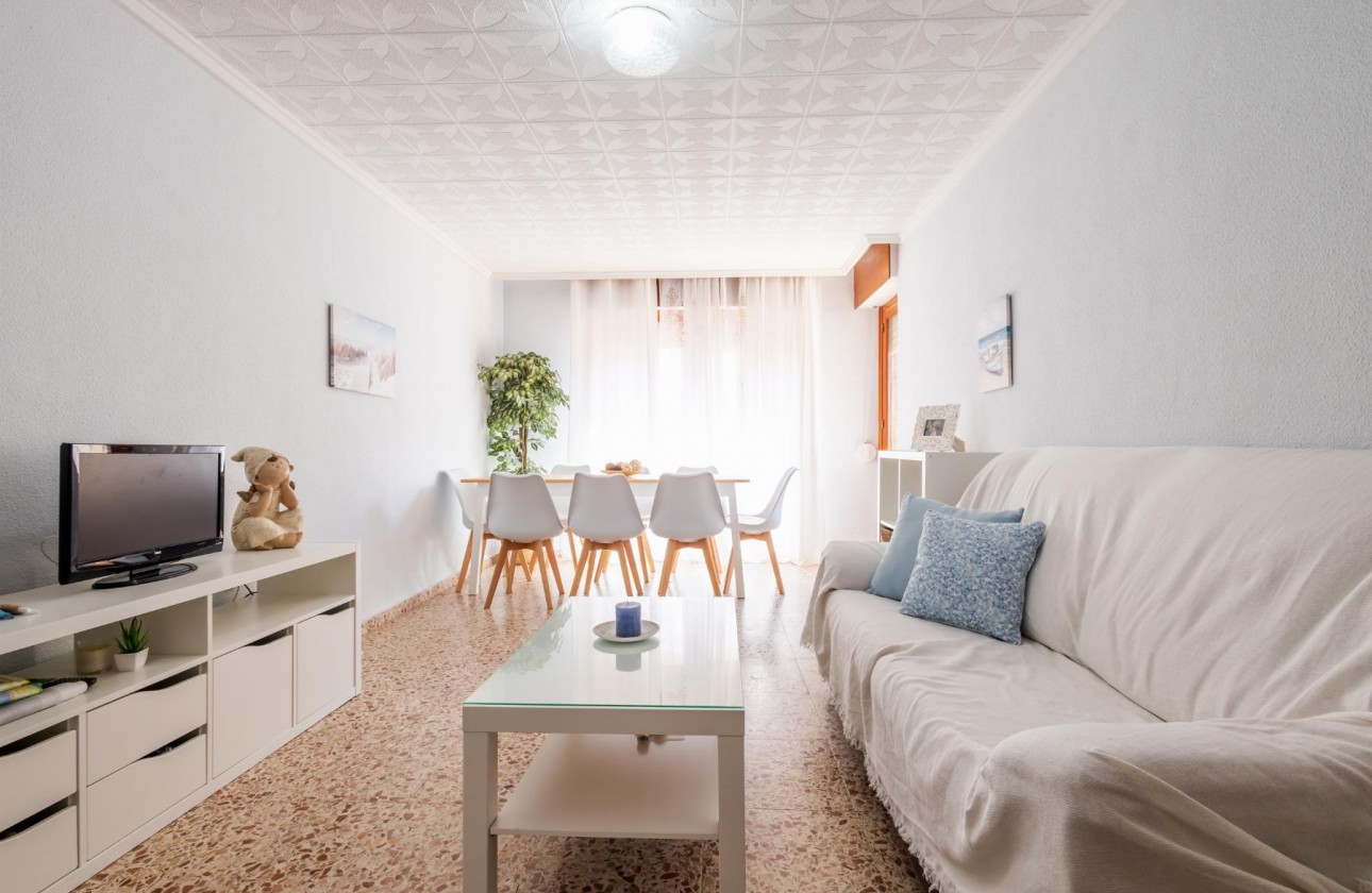 Resale - Apartment - Torrevieja - El Acequión - Los Náufragos