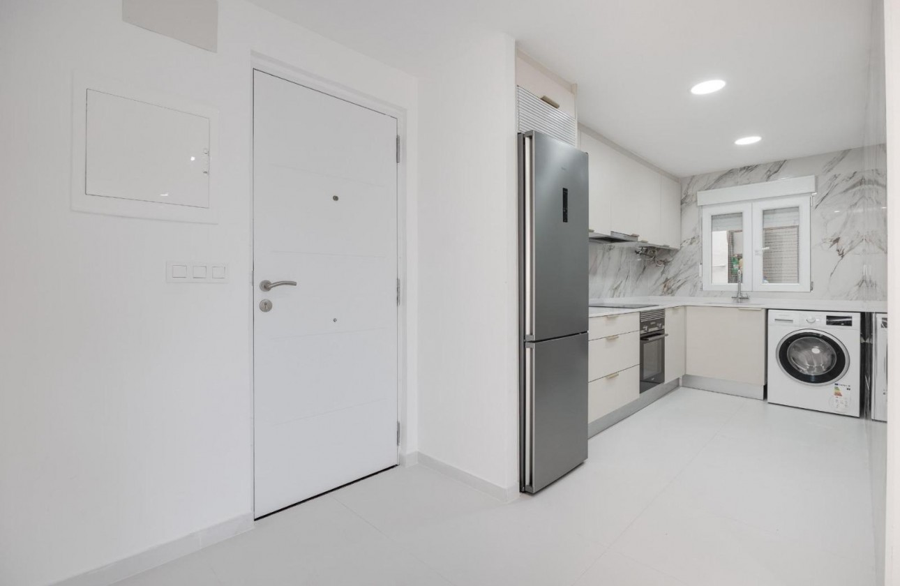 Resale - Apartment - Torrevieja - El Acequión - Los Náufragos