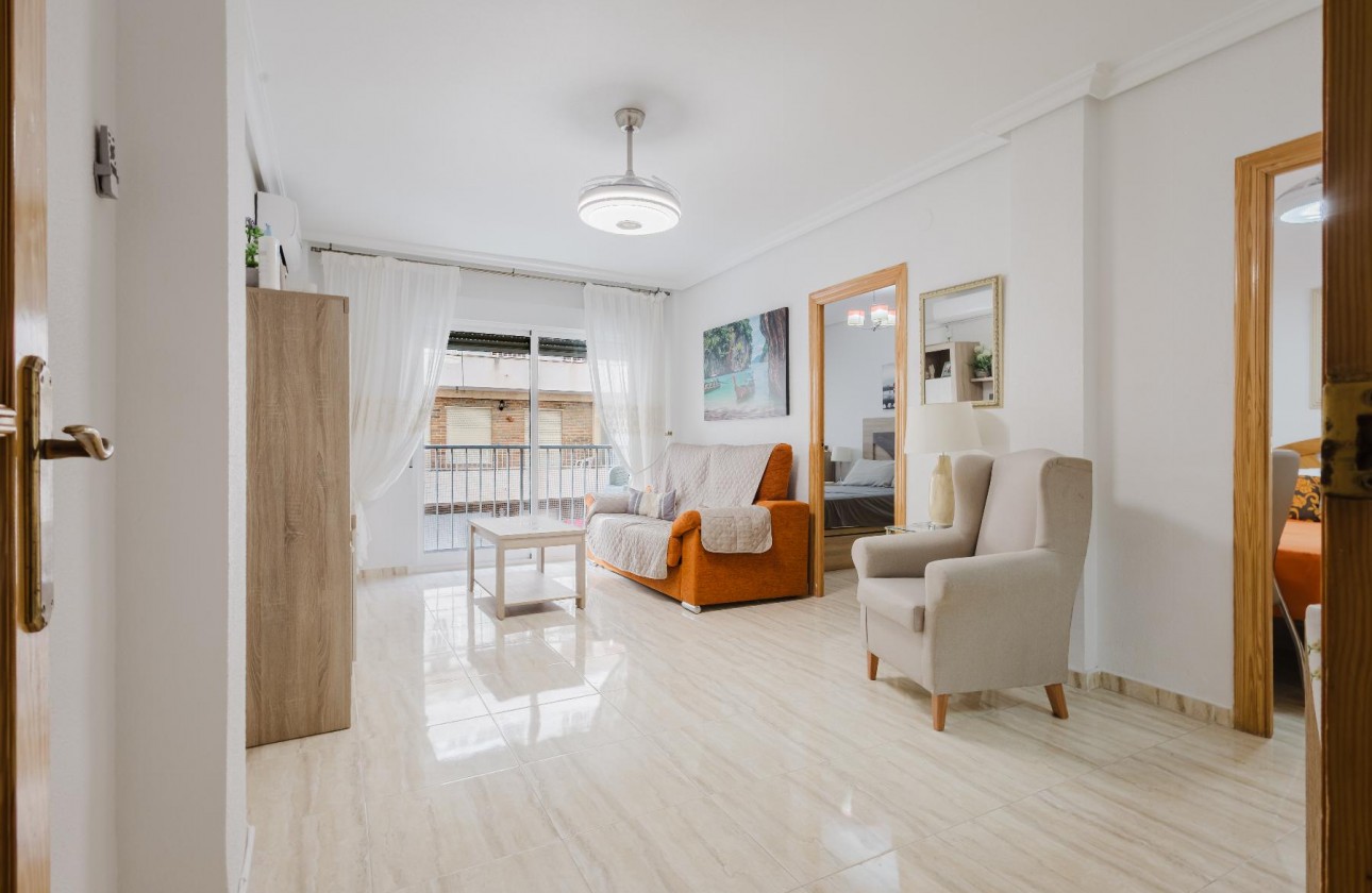 Resale - Apartment - Torrevieja - El Acequión - Los Náufragos