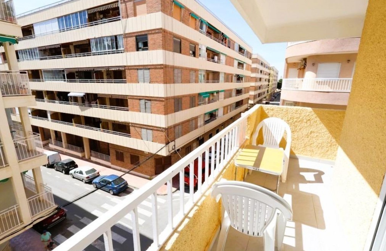 Resale - Apartment - Torrevieja - El Acequión - Los Náufragos