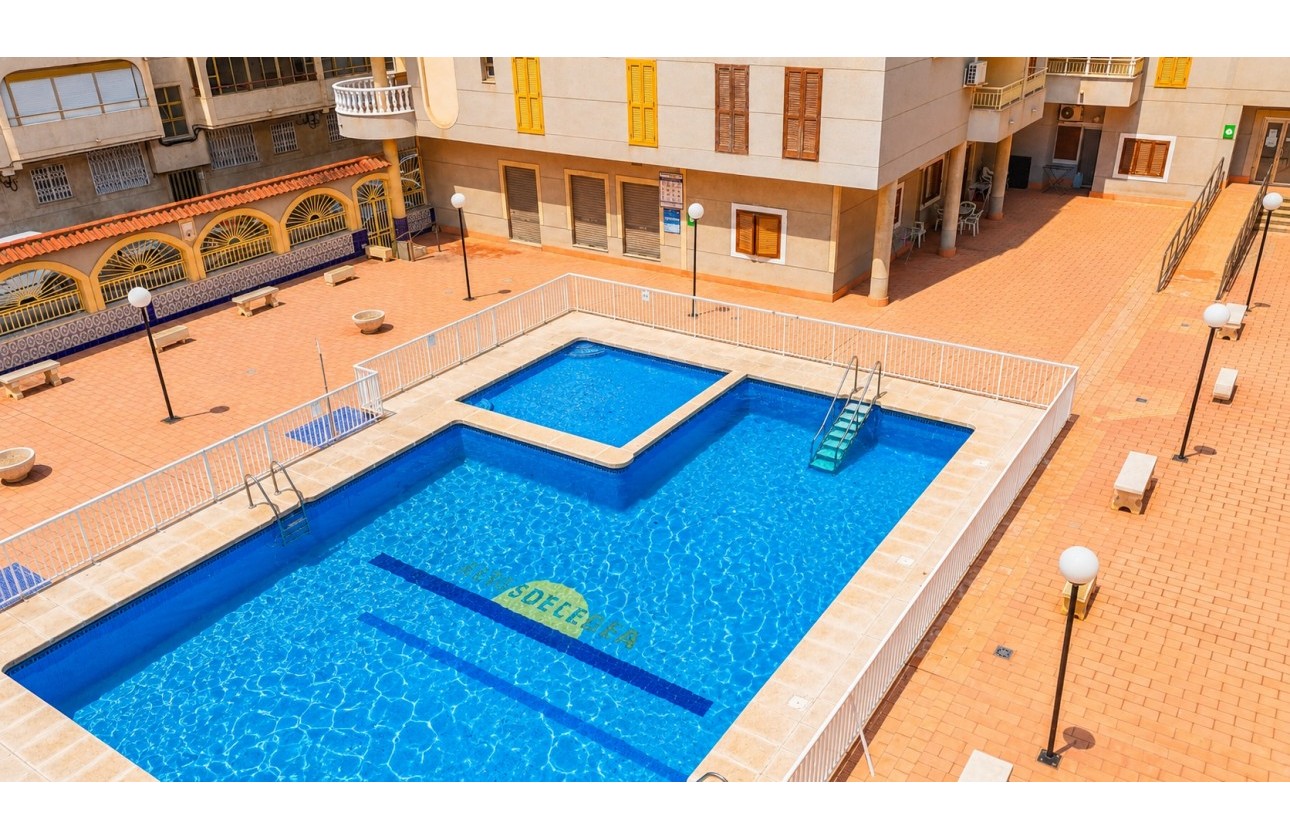 Resale - Apartment - Torrevieja - El Acequión - Los Náufragos
