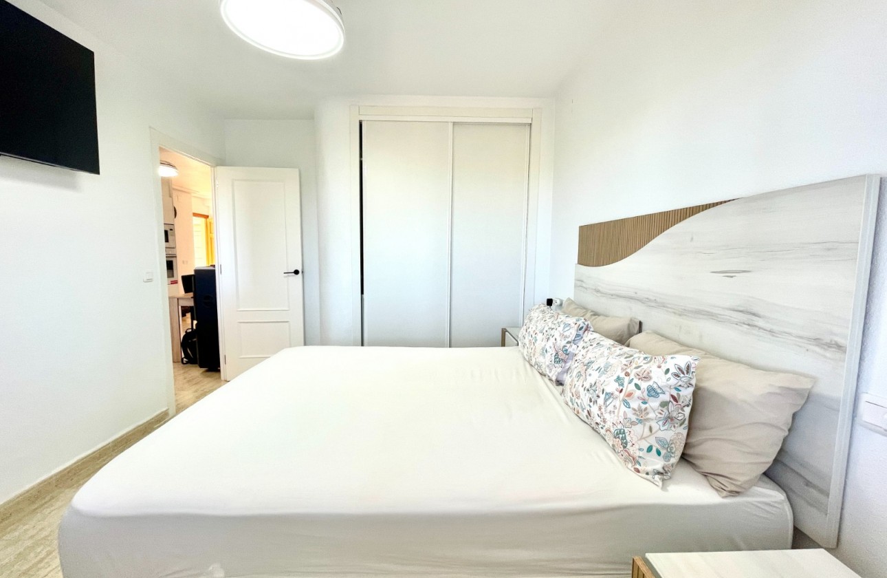 Resale - Apartment - Torrevieja - La Siesta - El Salado -  Torreta