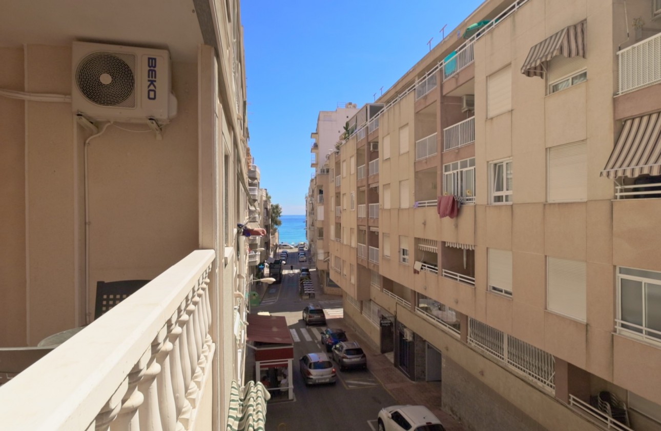 Resale - Apartment - Torrevieja - Playa de los Locos