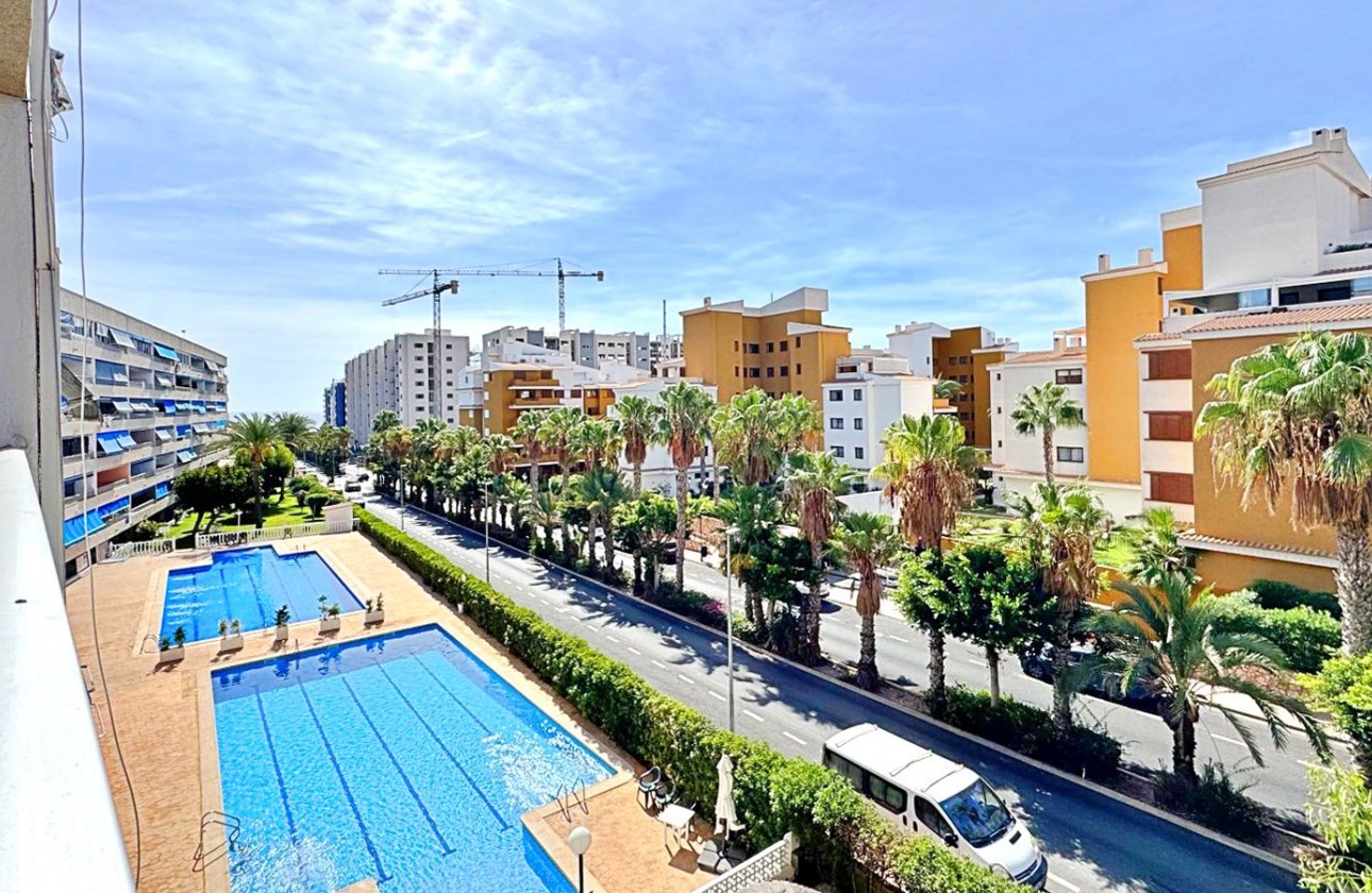 Resale - Apartment - Torrevieja - Punta Prima