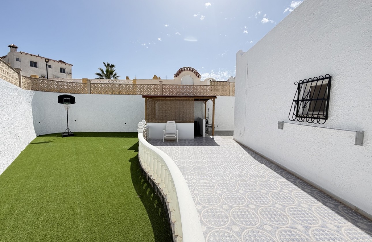 Resale - Bungalow - Orihuela Costa - Villamartín