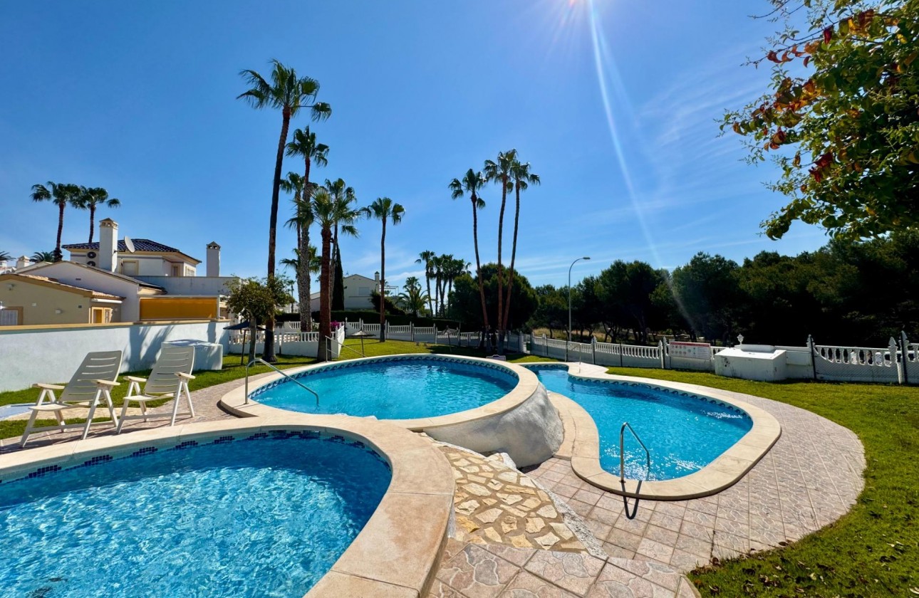 Resale - Bungalow - Orihuela Costa - Villamartín
