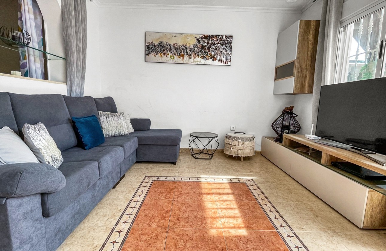 Resale - Bungalow - Torrevieja - La Siesta - El Salado -  Torreta