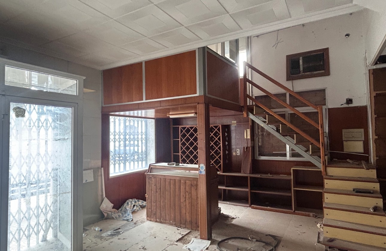 Resale - Commercial - Jacarilla