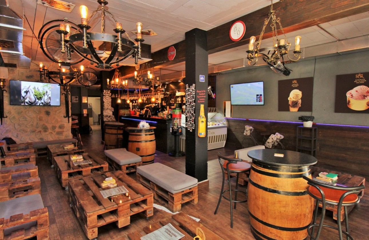 Resale - Commercial - Orihuela Costa - Villamartín