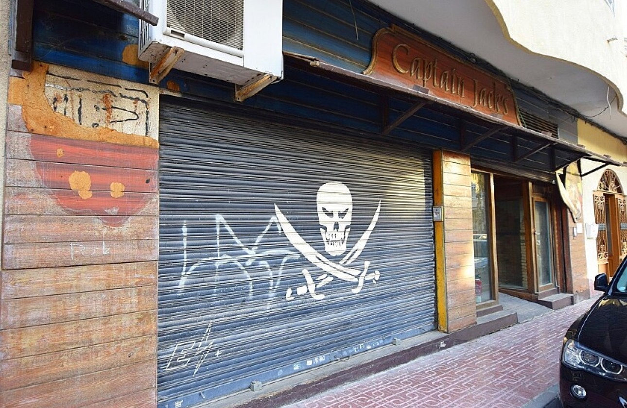 Resale - Commercial - Torrevieja - Playa de los Locos