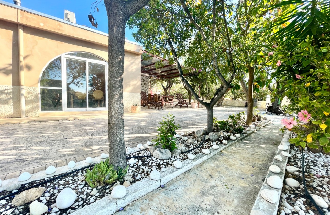 Resale - Country House - Crevillente