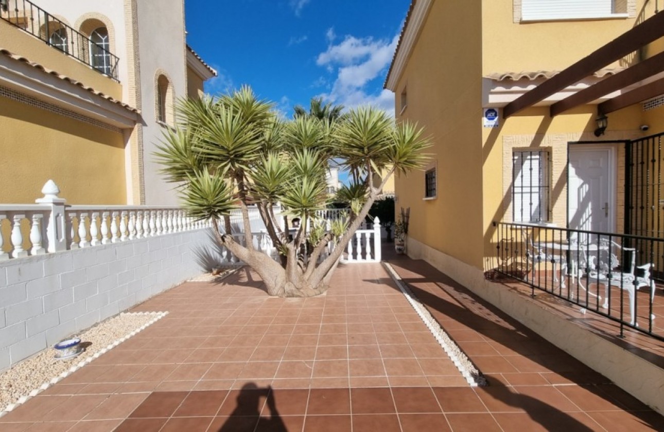 Resale - Detached Villa - Algorfa