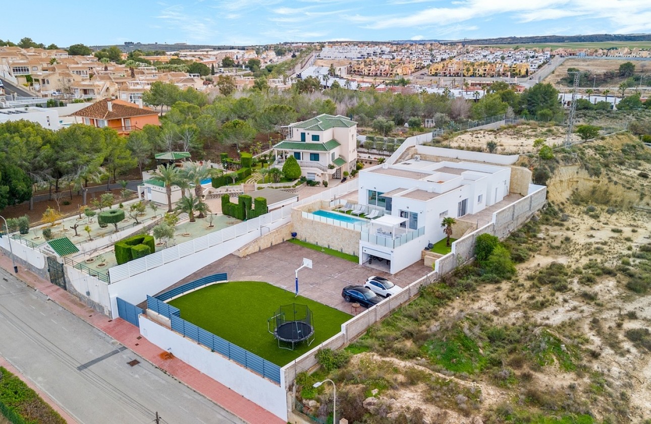 Resale - Detached Villa - Algorfa