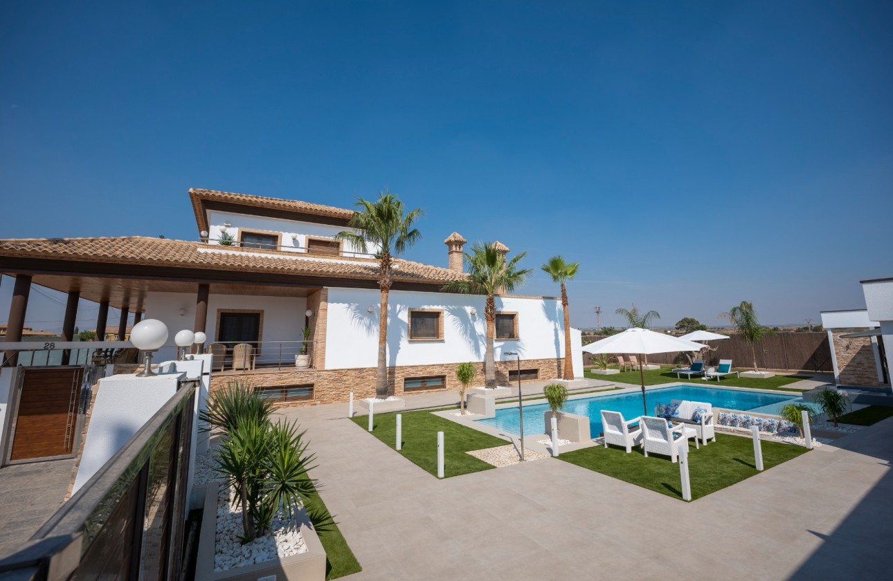 Resale - Detached Villa - Avileses